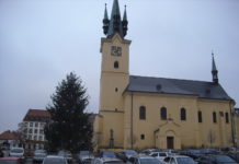 Vánoční strom se rozsvítí dnes po 17 hodině