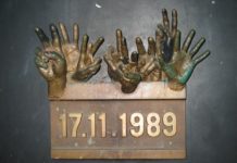 Sametovou revoluci připomene jak vzpomínkové setkání, tak Hornické muzeum nebo Gymnázium pod Svatou Horou