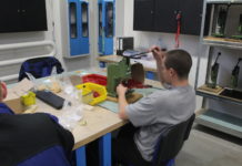 FOTOGALERIE: Výrobní hala ve věznici funguje bezchybně