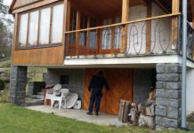 Chatařská sezona končí. Policie upozorňuje na riziko vloupání do rekreačních objektů