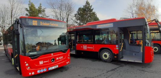 Stačí občanka, nebo je průkazka nutná? Příbram řeší jednodušší cestování seniorů MHD