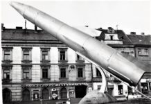 Fotookénko do minulosti: Z náměstí směrem na Ryneček byla raketa Vostok