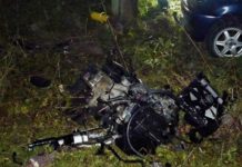 Nárazem při nehodě z auta vylétl motor