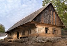 Foto a Video: Skanzen Vysoký Chlumec má dvě nová stavení