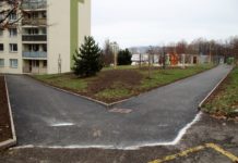 Město opravilo část chodníků na Drkolnovském sídlišti