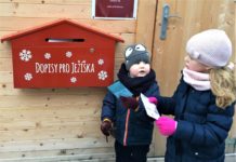 Schránka na dětská přání Ježíškovi je opět na náměstí 17. listopadu. Ježíšek odpoví, slibuje starosta