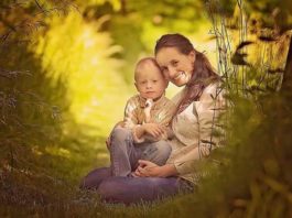 Vánoční setkání v charitativním obchůdku Radost Příbramáčkům propojí tvoření, pomoc i klidnou vánoční atmosféru