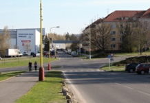 Projekt kruhového objezdu u bazénu pozastaven