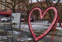 Valentýnské srdce v Příbrami lidé vítají i kritizují