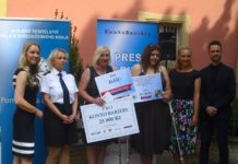 Vyzkoušením fyzických testů pro přijetí k policii pomohli studenti handicapované dívce