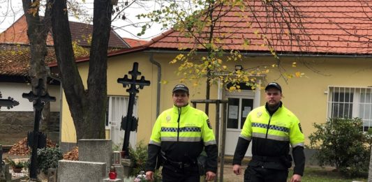 Dušičky přivedou na hřbitovy tisíce lidí. Policie varuje před zloději i nástrahami na silnicích