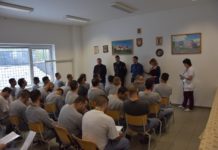 Vysvědčení za první pololetí dostali i studující vězni