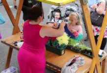 Fotogalerie: Zahradní slavnost ZŠ Jiráskovy sady nabídla bohatý program