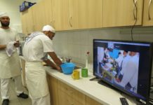 Společné vaření odsouzených přes oceán: Čeští a texaští vězni si vyměnili kuchařské zkušenosti