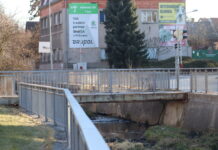 Nápad přesunout lávku u Q-klubu zmizel v propadlišti dějin. Čeká jí ale výměna