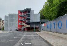 Příbram slavnostně otevře parkovací dům u autobusového nádraží