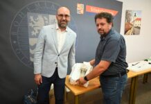 Středočeský kraj představil nalezený unikátní poklad z doby stěhování národů