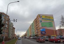 Nový úsekový měřič rychlosti v Milínské ulici zlepší bezpečnost