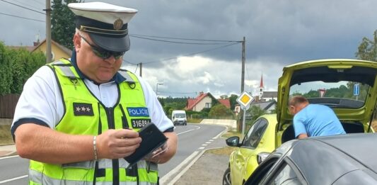 Čtvrtina řidičů při kontrole na Příbramsku neobstála. Policie o prázdninách zpřísní dohled na silnicích