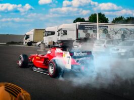 Červená formule opět řádila po dálnici D4. Policie pátrá po řidiči i doprovodu