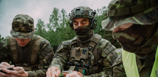 Téměř dokonalý výsledek: 95 % záložáků uspělo v náročných kurzech dělostřelectva