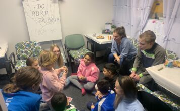 Dobrovolnické centrum ADRA Příbram slaví deset let, výročí připomene hudbou i tancem