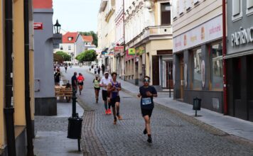 Příbramský půlmaraton se vrací do ulic města. V neděli omezí také autobusovou dopravu