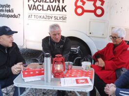 Cynikův podcast: Jiří Kubík a manželé Šlehoferovi o volbách, Republice Příbram i o tom, jak se projekt trefil do reality