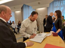 Tiše zachraňují životy. Teď se jim Příbram odměnila