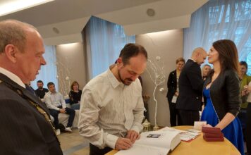 Tiše zachraňují životy. Teď se jim Příbram odměnila