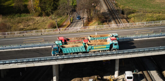 Most na dálnici D4 u Staré Hutě je po rekonstrukci znovu plně průjezdný