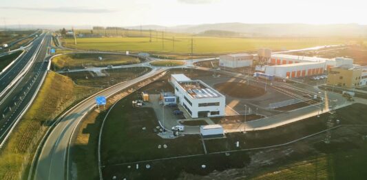 Mikrovlny na dálnici D4. Opravy výtluků zvládnou za pár desítek minut