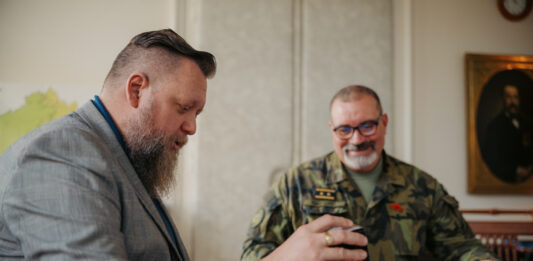 Armáda rozšíří spolupráci s Příbramí. Město podepsalo memorandum podporující vojáky z jinecké posádky