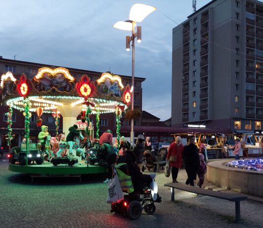 Stříbrná adventní neděle nabídne program na náměstí 17. listopadu