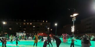 Venkovní kluziště v Příbrami mělo dnes skončit, zůstane ale otevřené až do února