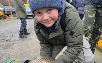 Rybáři z Rožmitálu chystají vánoční prodej kaprů, děti se připravovaly v sádce i na závodech