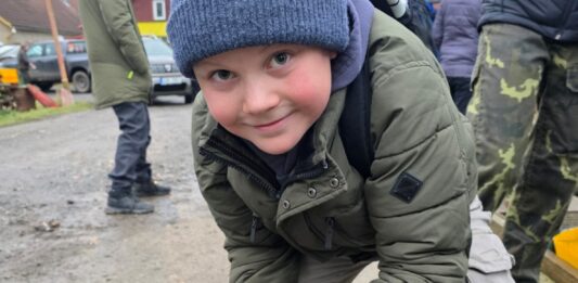 Rybáři z Rožmitálu chystají vánoční prodej kaprů, děti se připravovaly v sádce i na závodech