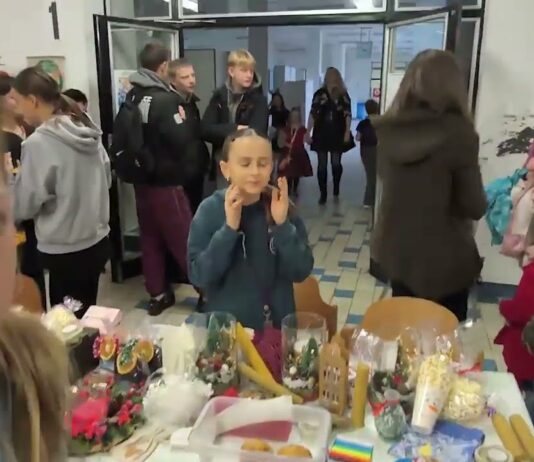 Vánoční jarmark na ZŠ pod Svatou Horou zaplnil školu