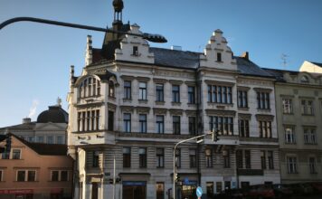 Přestavbu železářství na kavárnu chce město využít k dalším opravám v domě