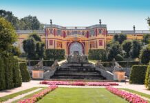 Velikonoce a duben na zámku Dobříš nabídnou otevření Oranžérie, novou výstavu i koncerty