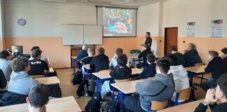 Středoškoláci si vyzkoušeli „nultou hodinu autoškoly“