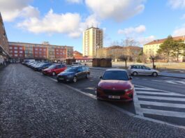 Řidiči v Příbrami řeší: Kam s autem? „Bez změn to nepůjde,“ říká místostarosta
