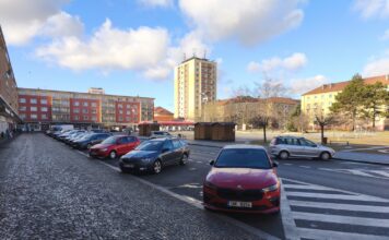 Řidiči v Příbrami řeší: Kam s autem? „Bez změn to nepůjde,“ říká místostarosta