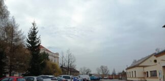 Nádvoří na Březových Horách čeká kompletní oprava, parkování se omezí