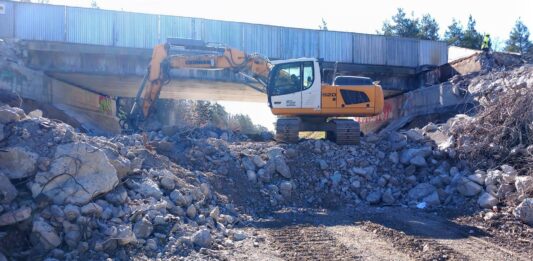 Rekonstrukce mostu na D4 u Dobříše pokračuje podle plánu, hotovo má být v listopadu