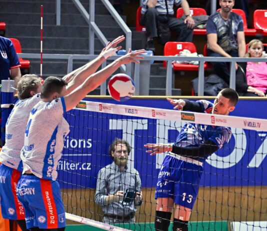 Příbram zvládla pětisetovou bitvu, Odolku udolala v tie-breaku