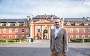 Dobříšský zámek získá krajskou podporu. Peníze pomohou s opravou střechy