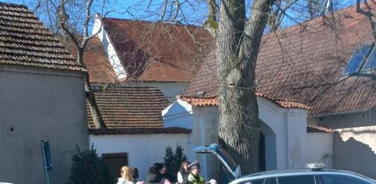 Policisté kontrolovali přechody u škol. Děti učili, jak bezpečně přecházet