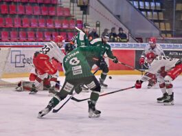 Příbramští hokejisté končí v semifinále, doma padli vysoko s Prostějovem