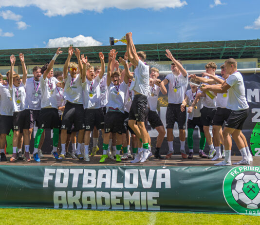 Mladší dorost FK Příbram ovládl druhou ligu. Titul mistrů slaví kategorie U17